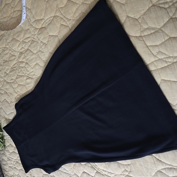 Karen Kane Sleeveless Dress - Picture 10 of 12